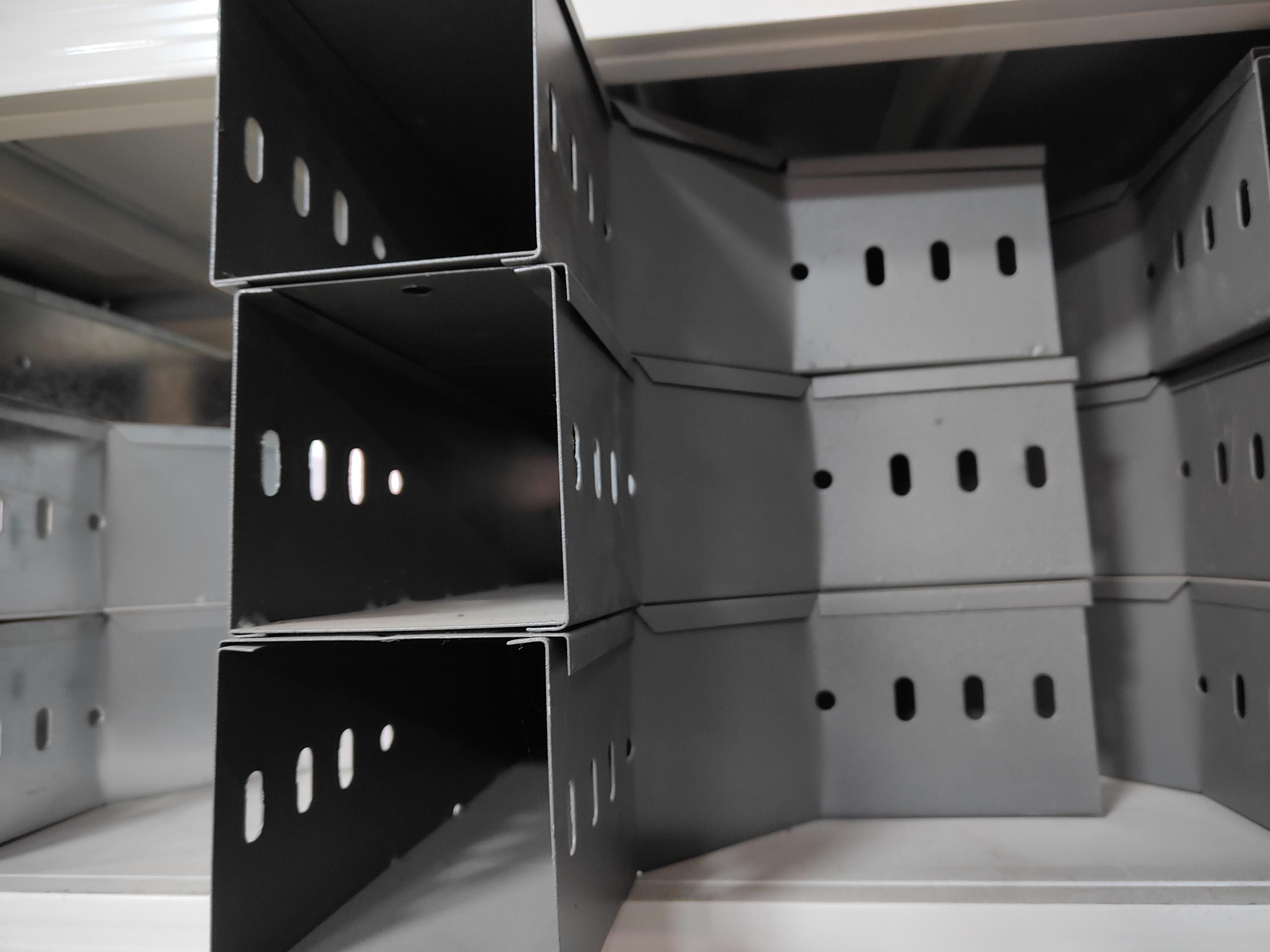 镀锌桥架水平弯头