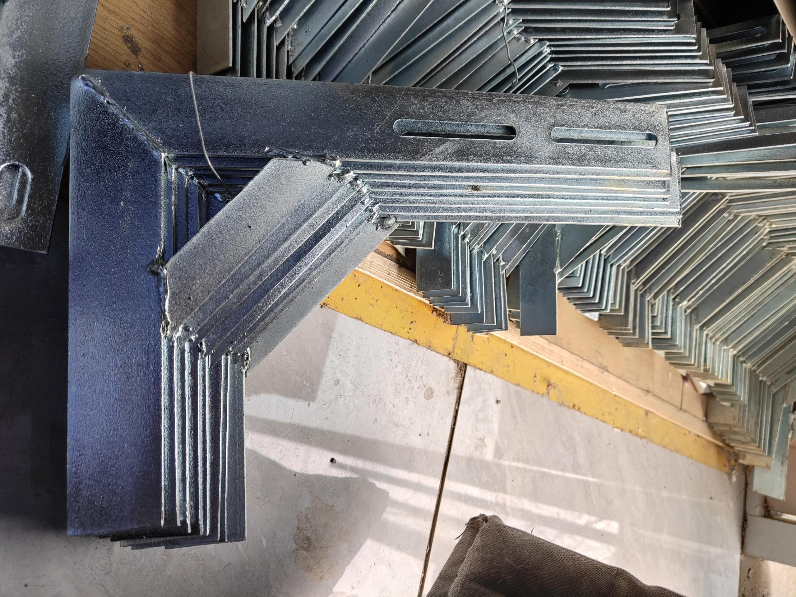 济南电缆桥架支架厂家